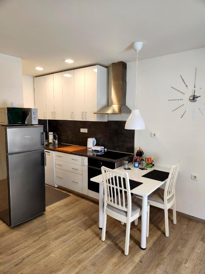 Studio Apartma V8 Maribor Bagian luar foto