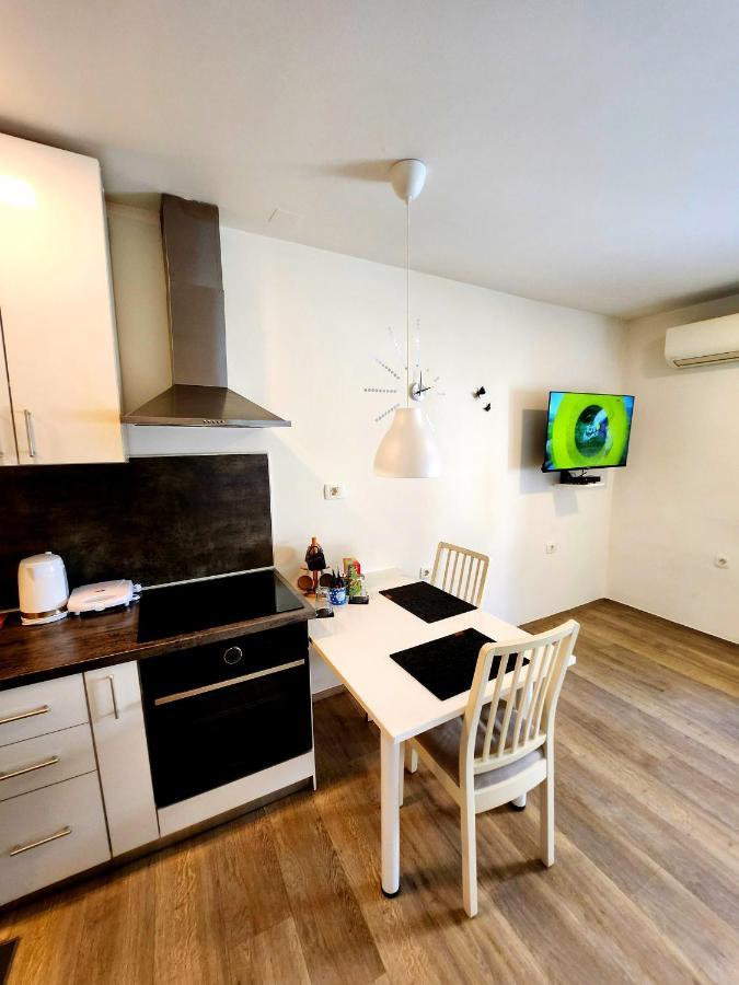 Studio Apartma V8 Maribor Bagian luar foto
