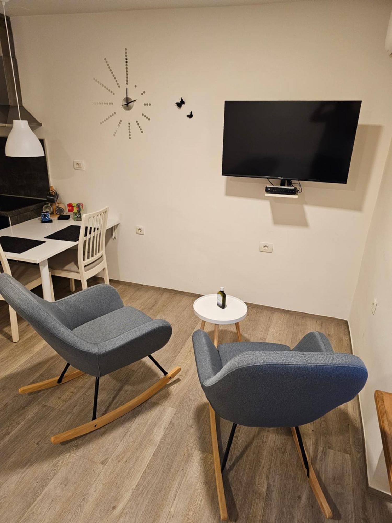 Studio Apartma V8 Maribor Bagian luar foto
